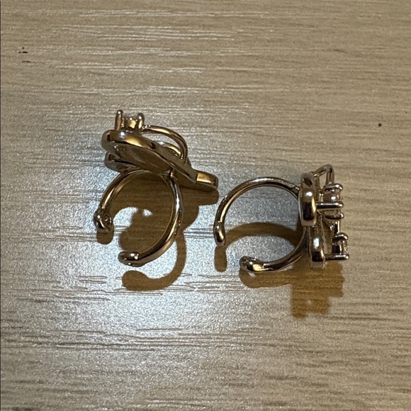 Elegant Gold Clip-On Earrings, gold plated . - Picture 4 of 4